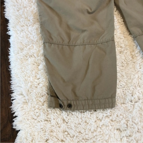 Eastern Mountain Sports Capris Pants Womens 12 Beige Ankle Button Hiking Outdoor - Picture 7 of 9